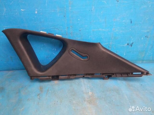 Обшивка задней стойки правая Hyundai Solaris 2010