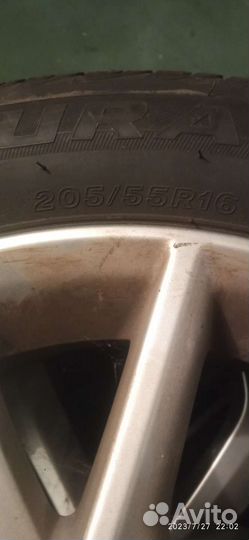 Литые диски с шинами на таета