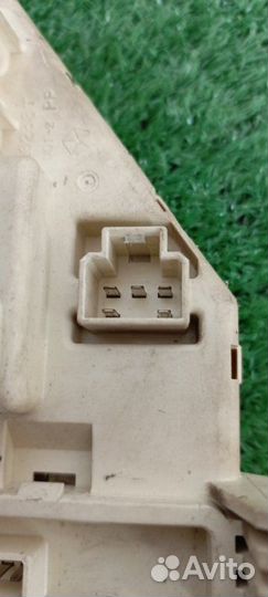 Блок предохранителей Dodge Stratus 1996