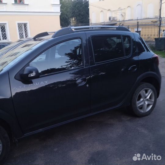 Renault Sandero Stepway 1.6 AT, 2016, 140 000 км