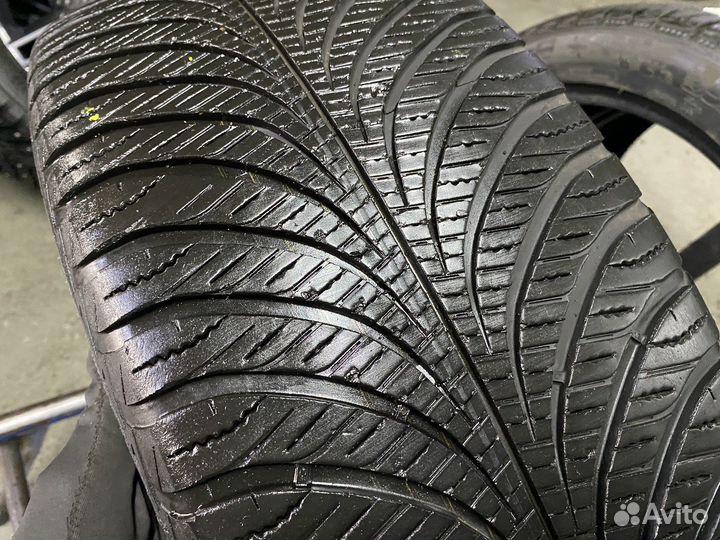 Goodyear Vector 4Seasons Gen-2 235/55 R19 105W