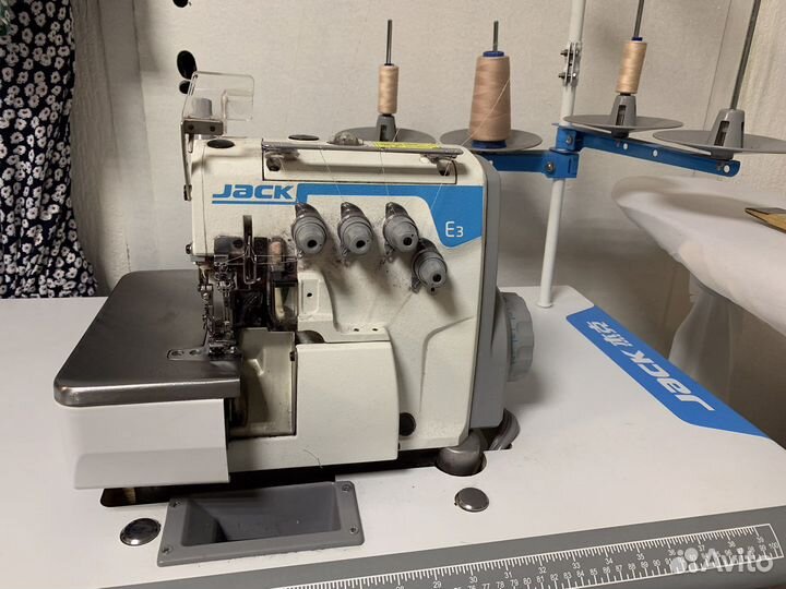 Швейная машина jack