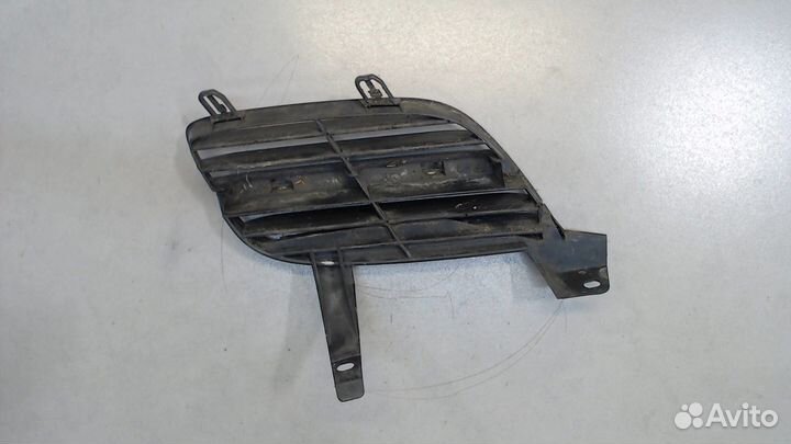 Решетка радиатора Nissan Almera N16, 2001