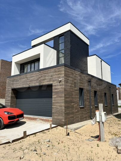 Коттедж 330 м² на участке 6,1 сот.