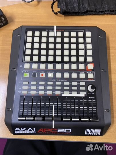 Akai apc 20