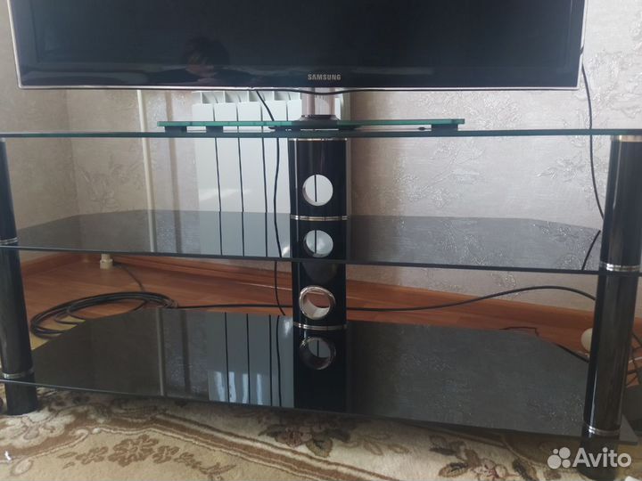 Тумба под телевизор темное стекло