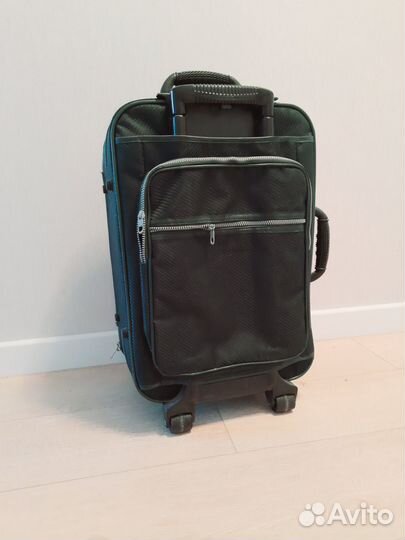Чемодан на колесах б/у 55*38*25