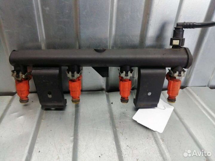 Топливная рампа Citroen C4 1 хэтчбек 1.6 2007