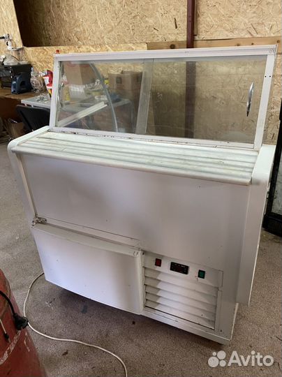 Витринный холодильник