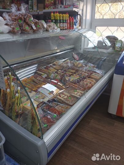 Продам холодильную витрину
