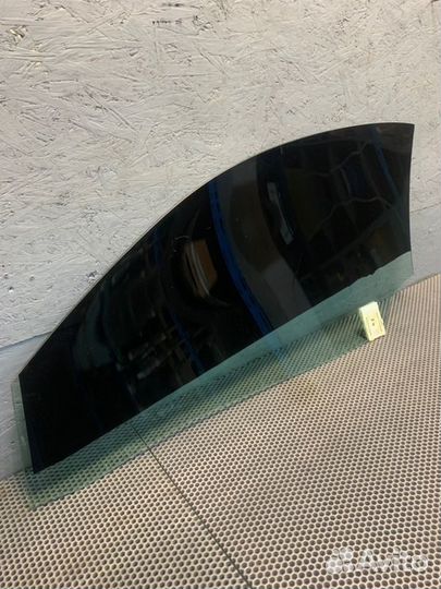 Стекло двери переднее правое Mercedes-Benz Sl500