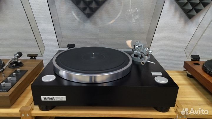 LP Проигрыватель yamaha GT-750