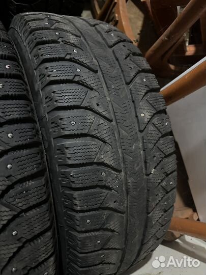 Bridgestone Ice Cruiser 7000S 215/65 R16