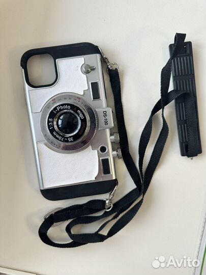 Чехол с ремешком на iPhone 11 под фотоаппарат