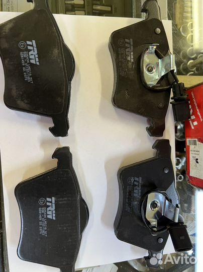 Колодки тормозные перед TRW GDB1459 Transporter