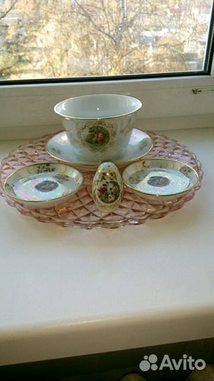 Суповница с солоницей, и две соусницы из набора
