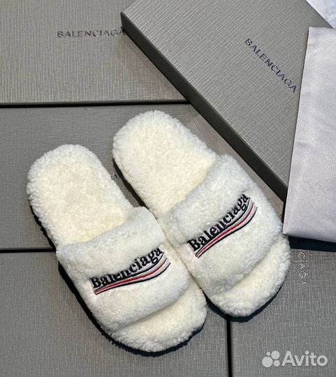 Меховые шлепанцы balenciaga