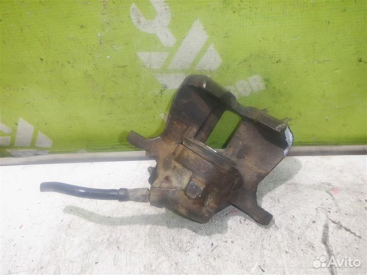 Суппорт передний левый Ауди 80 90 Б4