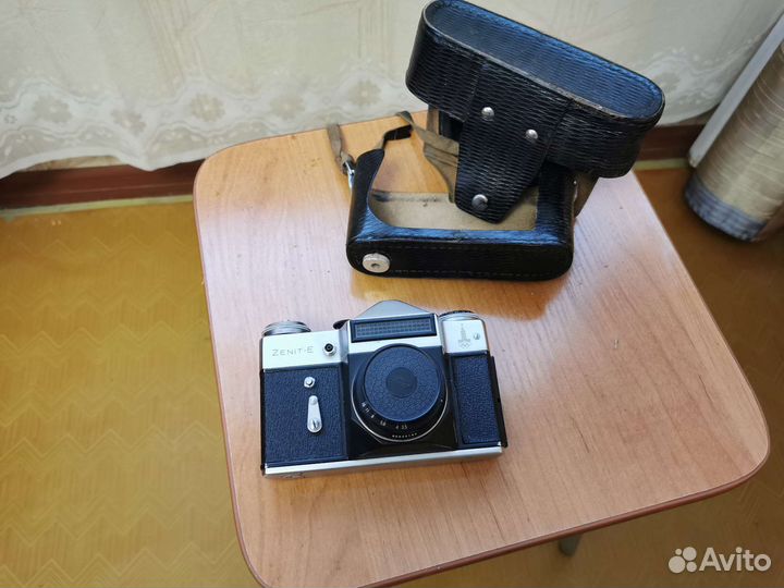 Зеркальный фотоаппарат Зенит Е