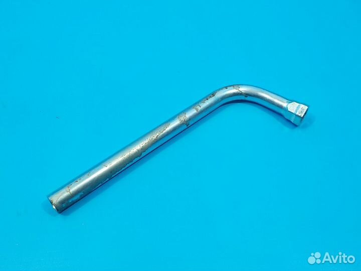 Ключ баллонный Audi A4 (B8) 2007-2015