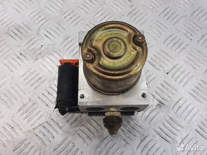 Блок ABS для Mitsubishi Space Wagon 3 MR289380