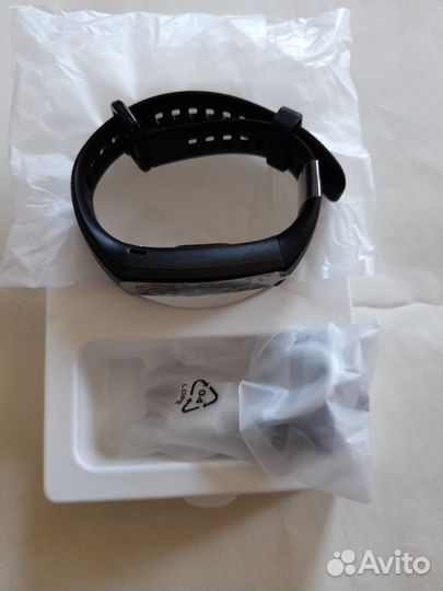 Фитнес браслет honor band 5