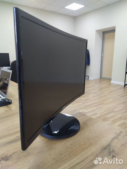 Изогнутые мониторы