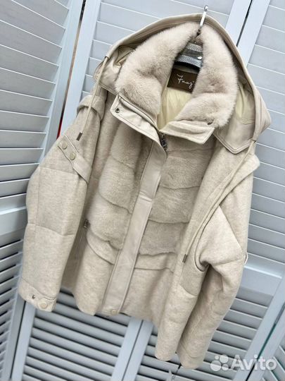 Кашемировый пуховик с норкой