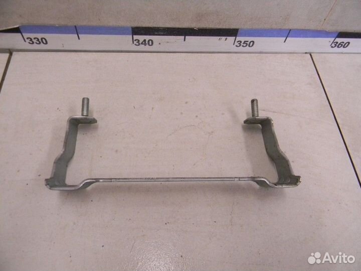 Кронштейн (сопут. товар) 1-серия E87/E81 2004