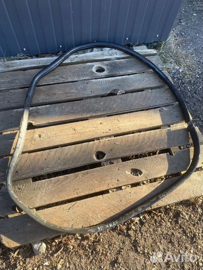 Уплотнительная резинка задней правой двери x-ray