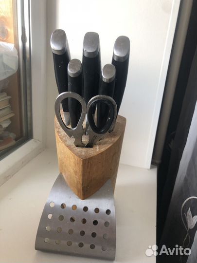 Набор кухонных ножей с подставкой