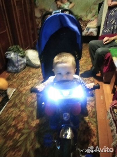 Трехколесный велосипед с родительской ручкой