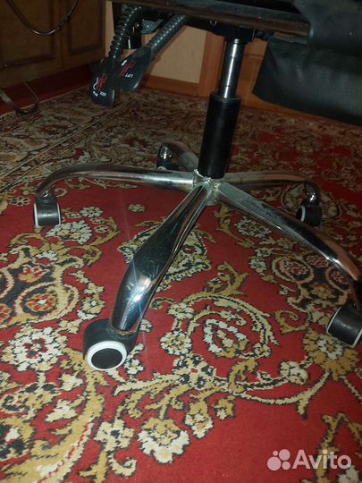 Компьютерное кресло