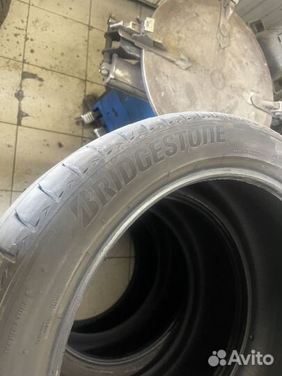 Bridgestone Alenza 001 285/40 R21