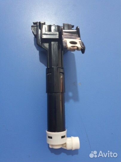 Форсунка омывателя передняя левая Toyota Land