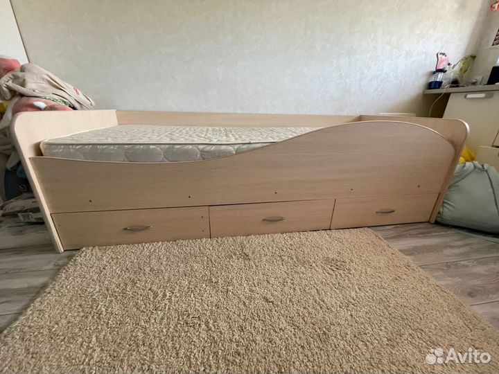 Кровать бу с матрасом