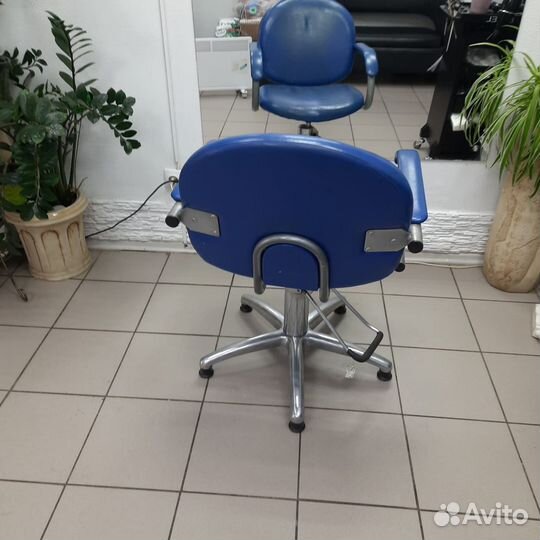 Парикмахерское кресло бу
