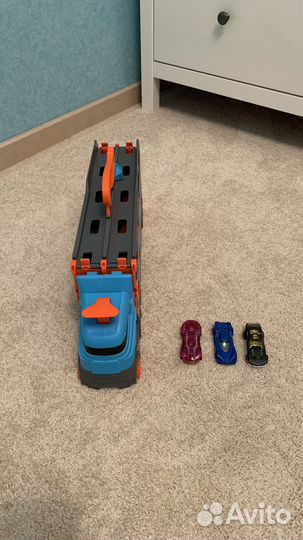 Hot Wheels грузовик-автотрек