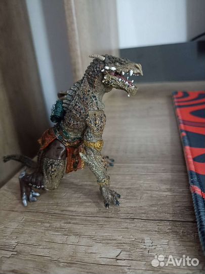 Коллекционная фигурка