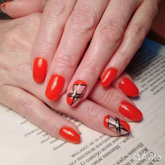 Маникюр с покрытием/педикюр/брови окрашивание