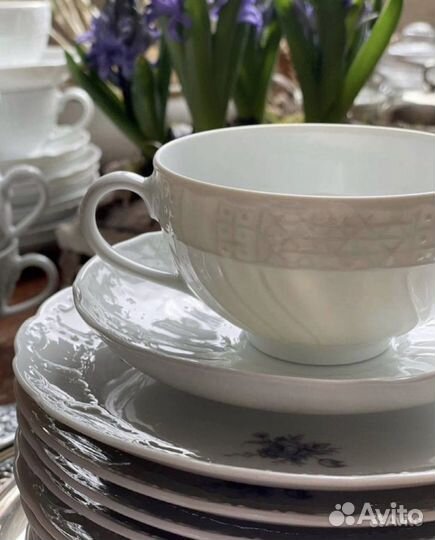 Белые винтажные чайные и кофе пары в ассортименте