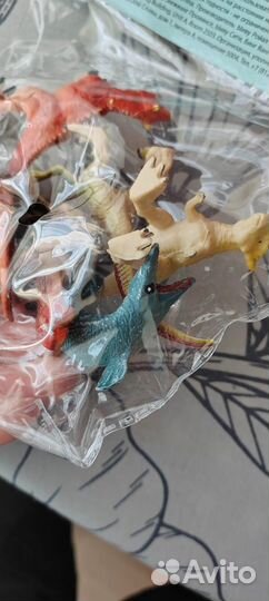 Фигурки динозавров