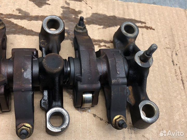 Ось коромысел Citroen C3