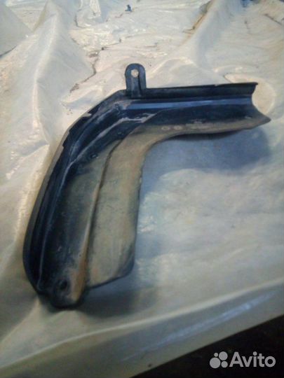 Брызговик правый Volkswagen Passat B-8 2014-2019