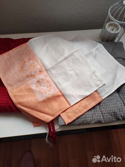Скатерть 100*100 и две салфетки 35*35 новые СССР