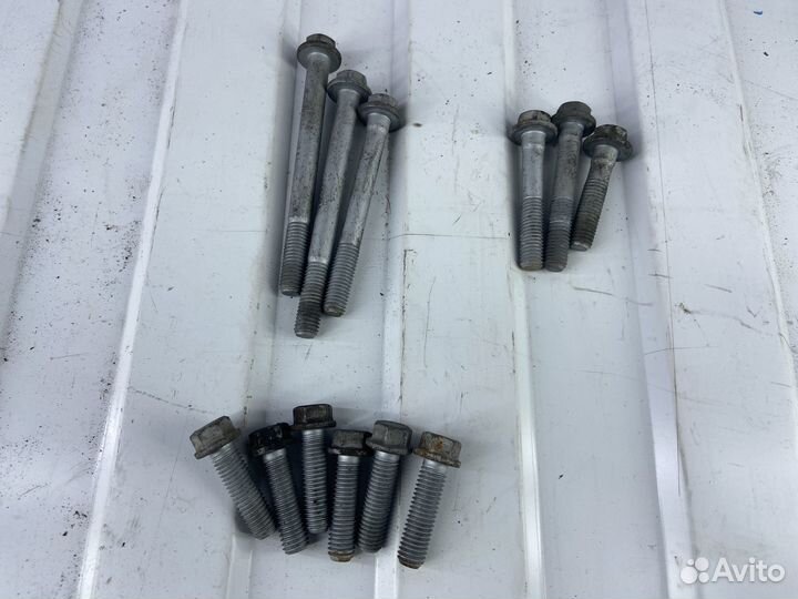 Болты крепления двс и кпп Ford Focus 2 1.6л