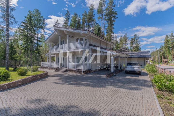 Дом 226 м² на участке 12 сот.