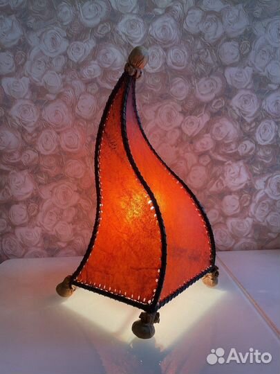 Настольная лампа из кожи верблюда