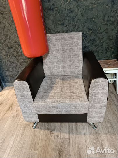 Мягкое кресло