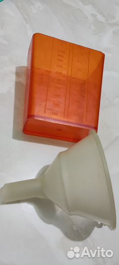 Лейка и мерная ёмкость-цена за всё